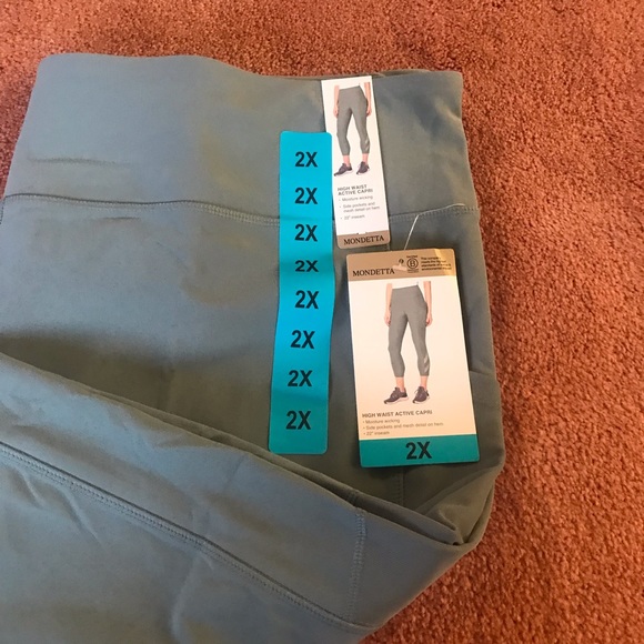 MONDETTA high waisted women’s active Capri(no offer unless you bundle please ) - Picture 8 of 17